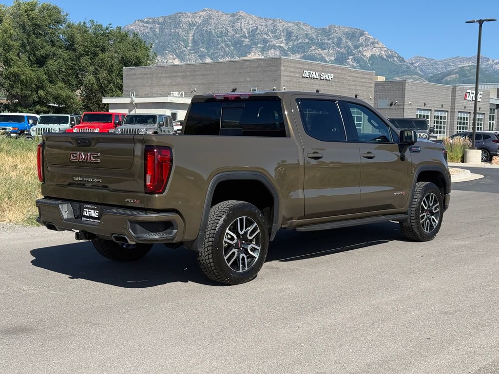Used 2023 GMC Sierra 1500 AT4 w/ Technology Package AWD/4WD image 9