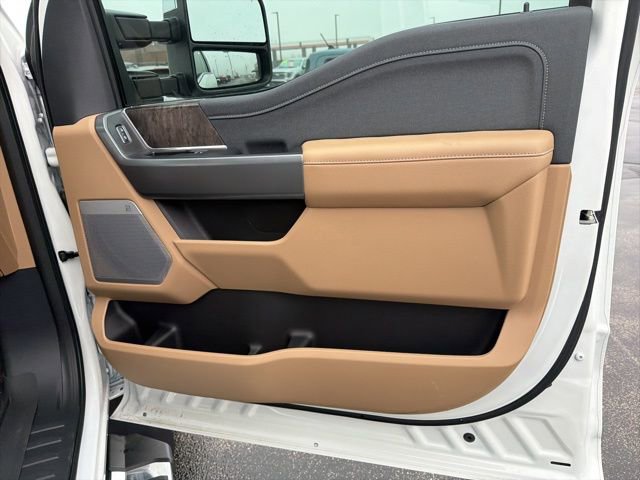 New 2026 Ford F450 Lariat w/ Lariat Premium Package image 38