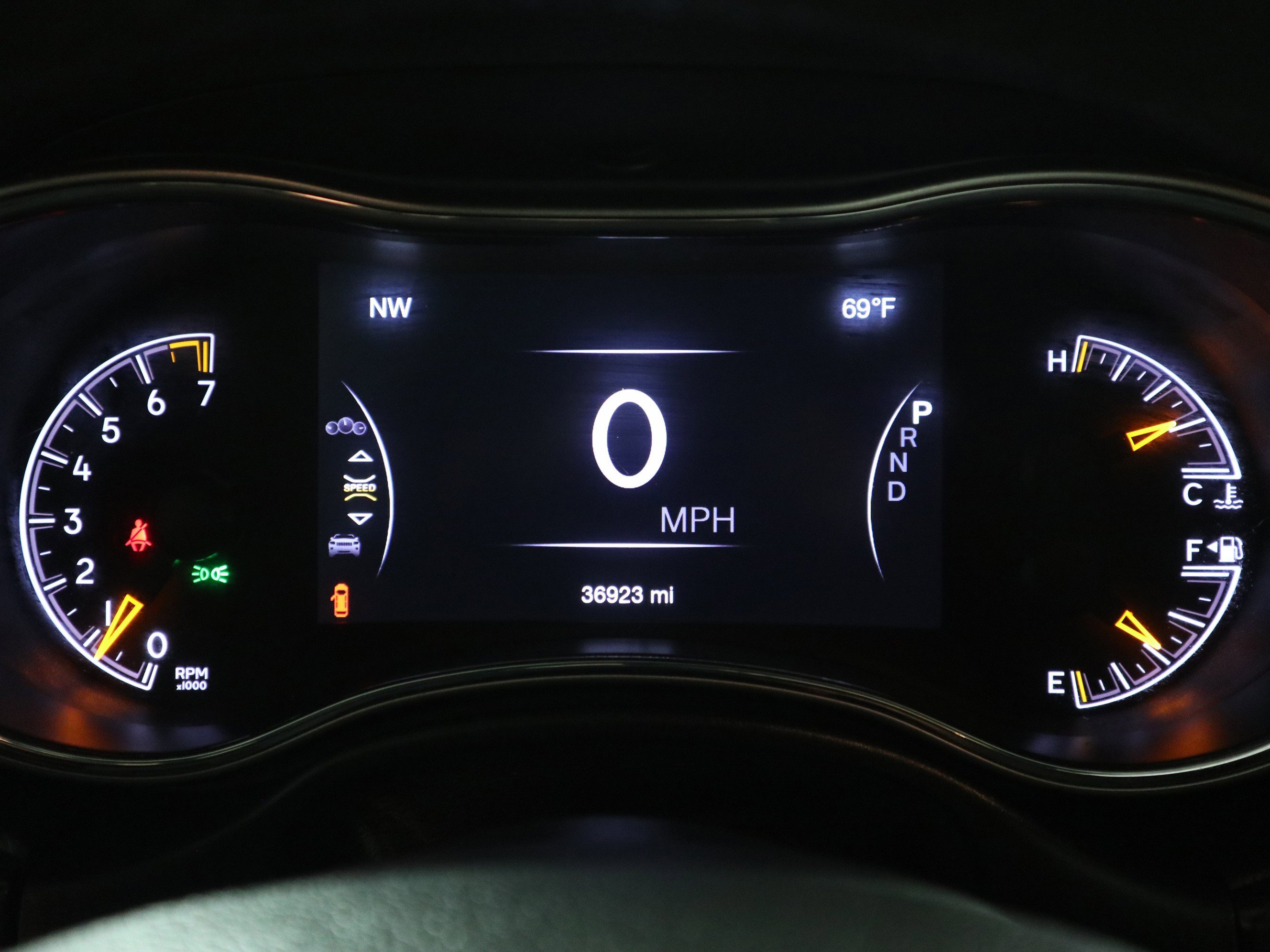 Used 2021 Jeep Grand Cherokee Limited w/ Luxury Group II image 18