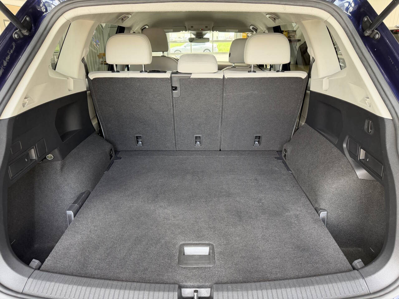 Used 2022 Volkswagen Tiguan SE AWD/4WD image 25