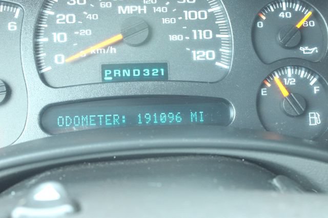 Used 2003 Chevrolet Avalanche 4x4 w/ Suspension Package, Off-Road image 24