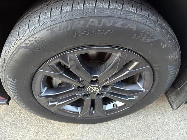 Certified 2024 Toyota Sienna XSE image 2