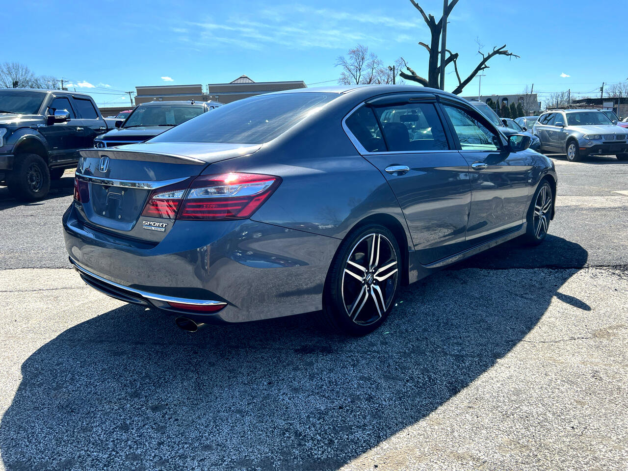 Used 2017 Honda Accord Sport Special Edition image 6