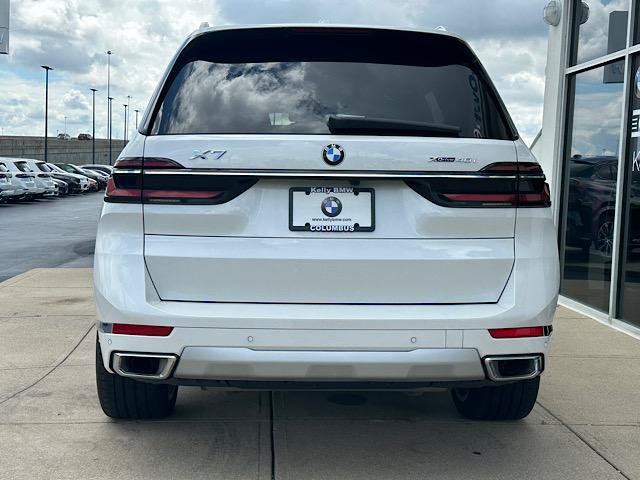 Used 2026 BMW X7 xDrive40i w/ Executive Package AWD/4WD image 9
