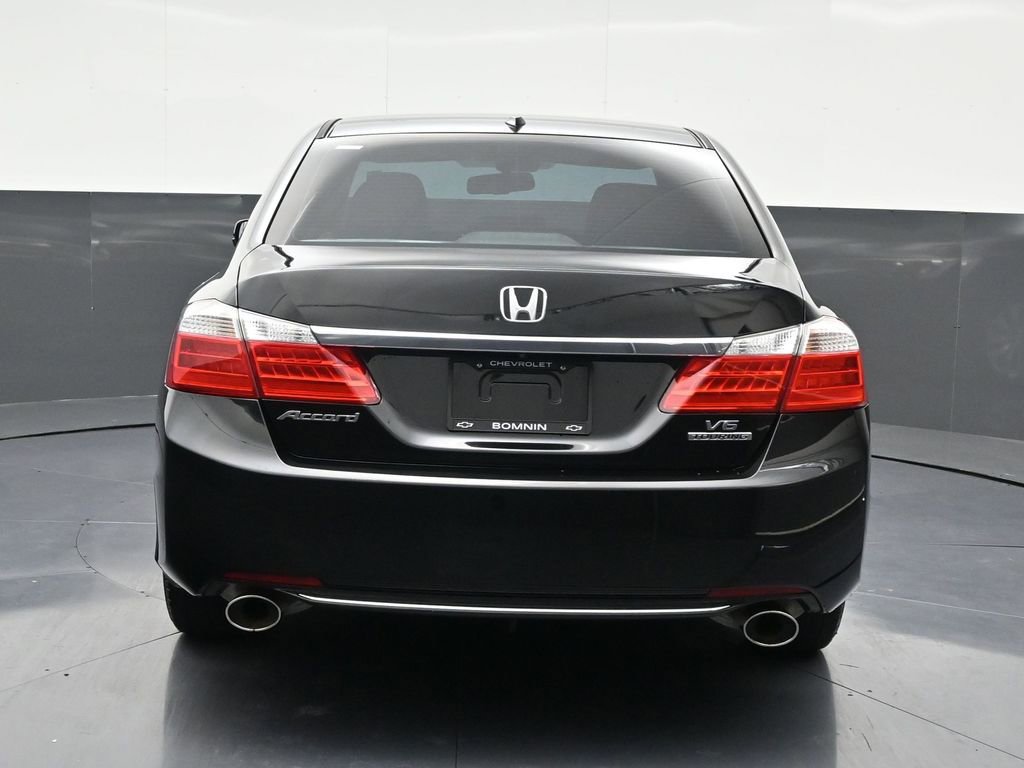 Used 2015 Honda Accord Touring image 4