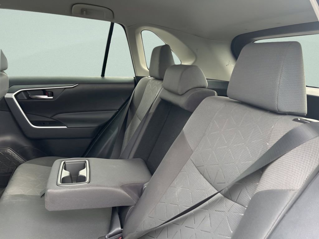 Used 2021 Toyota RAV4 XLE image 18