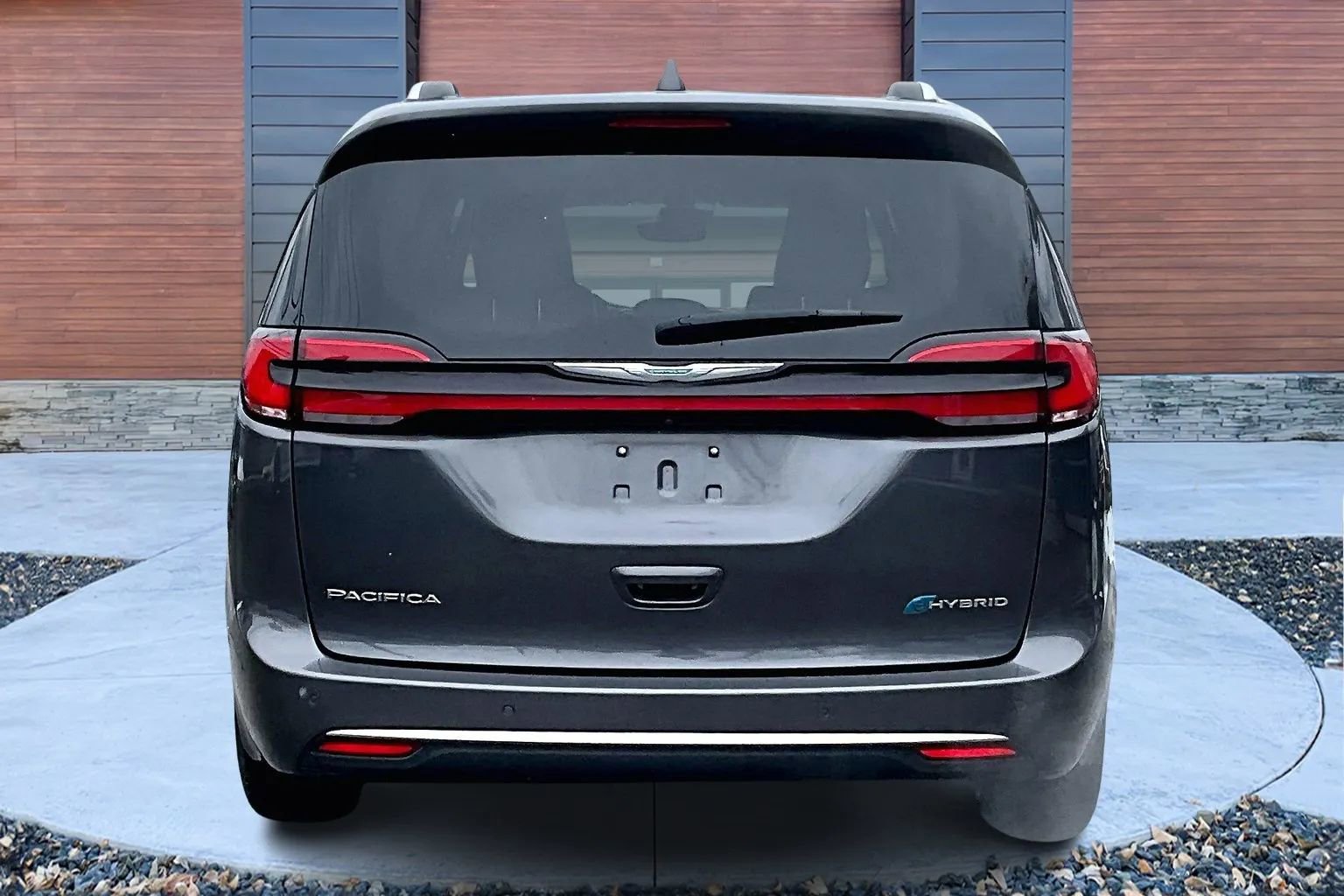 Used 2021 Chrysler Pacifica Touring-L image 4