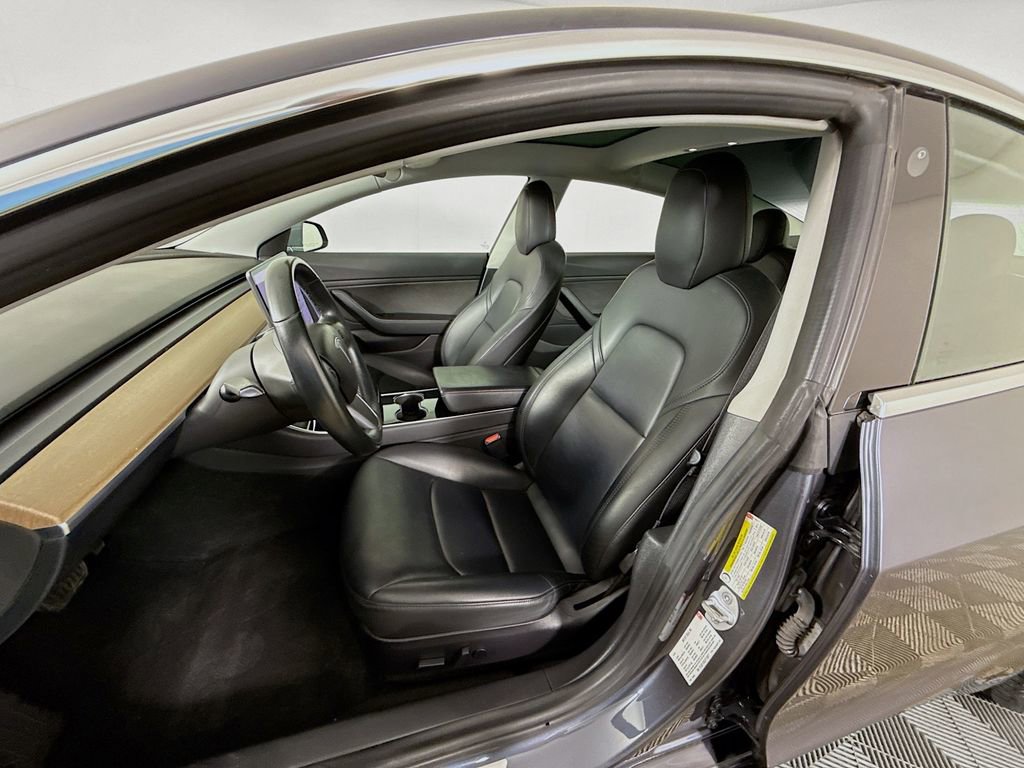 Used 2018 Tesla Model 3 Long Range image 22