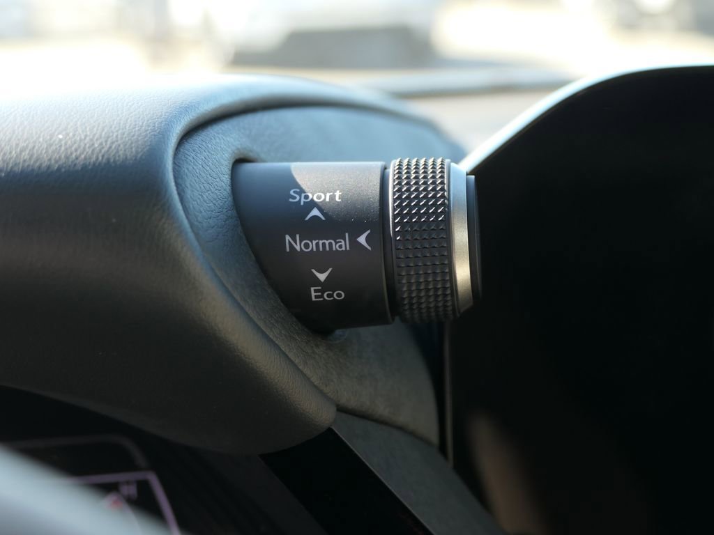 Used 2025 Lexus ES 300h w/ Premium Package image 16