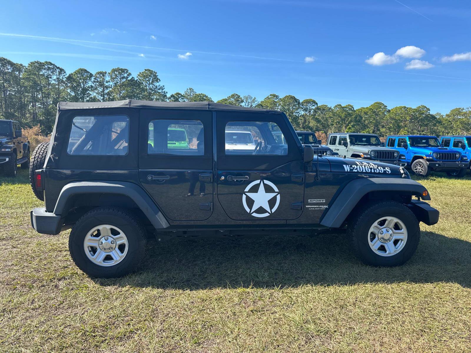 Used 2018 Jeep Wrangler Unlimited Sport w/ Connectivity Group image 2
