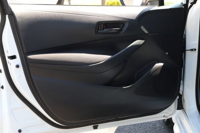 Used 2025 Toyota Corolla LE FWD image 14