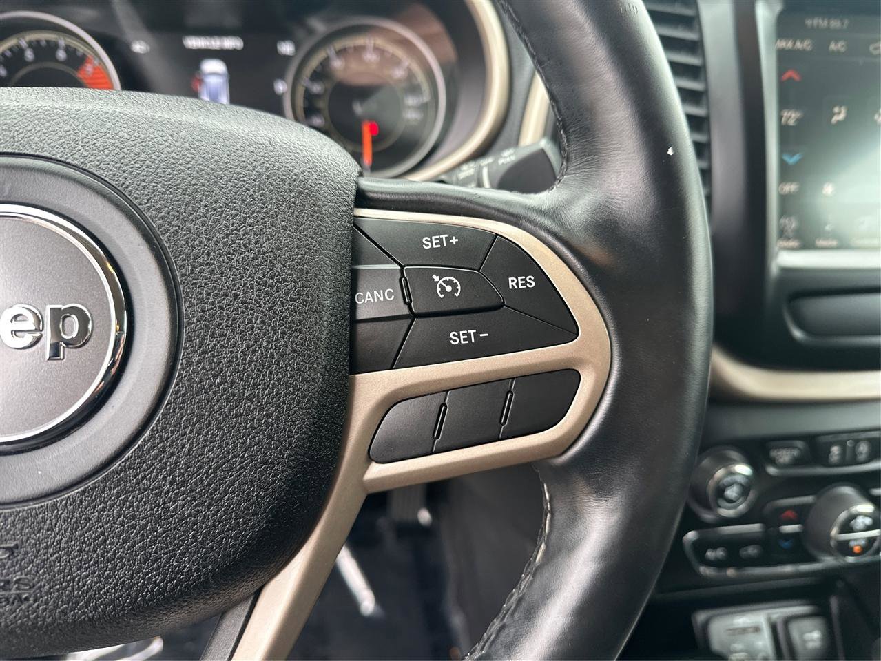 Used 2017 Jeep Cherokee High Altitude image 30