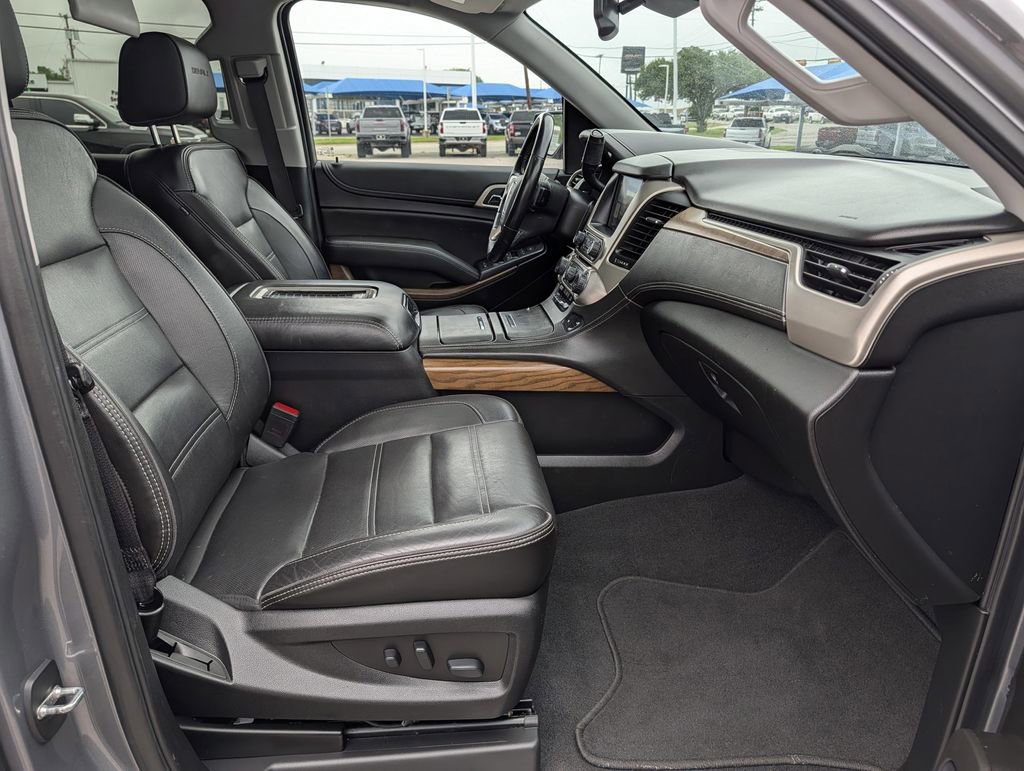 Used 2020 GMC Yukon Denali w/ Denali Premium Package AWD/4WD image 38