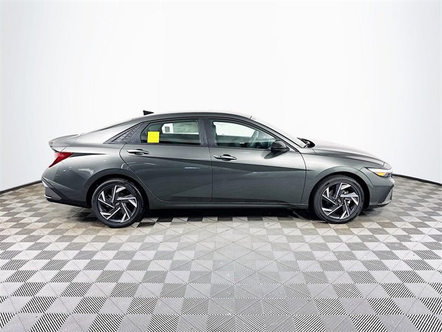 New 2025 Hyundai Elantra SEL image 8