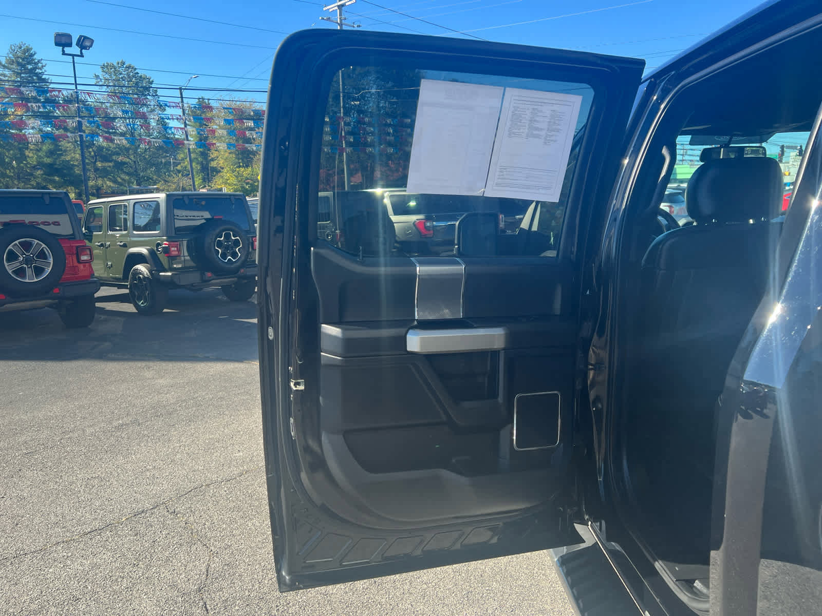 Used 2017 Ford F150 Lariat image 13