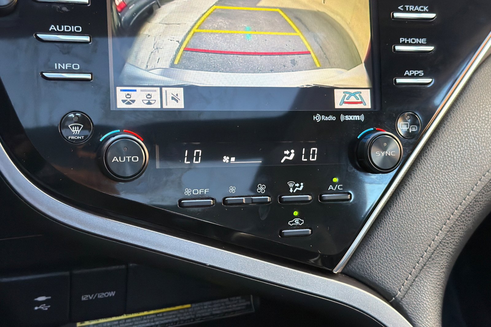 Used 2018 Toyota Camry XSE FWD image 20