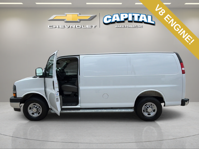 Used 2025 Chevrolet Express 2500 w/ Driver Convenience Package RWD image 3