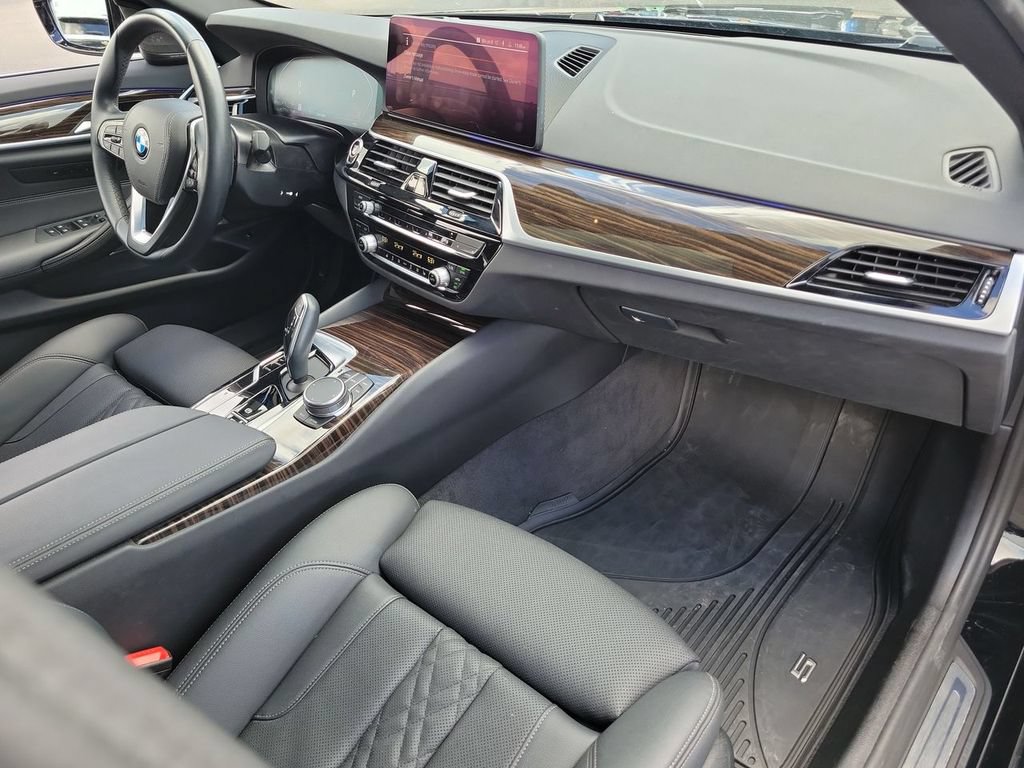 Used 2023 BMW 530i w/ Premium Package RWD image 29