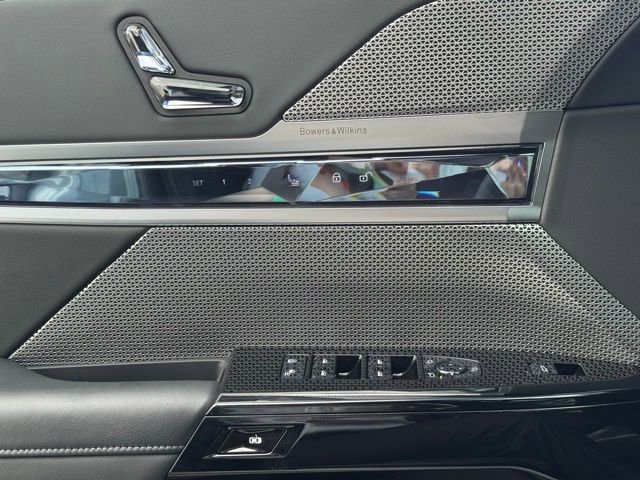 Certified 2024 BMW 760i xDrive image 17