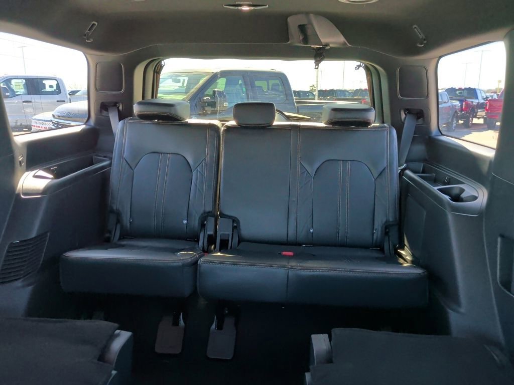 Used 2024 Ford Expedition Platinum image 43