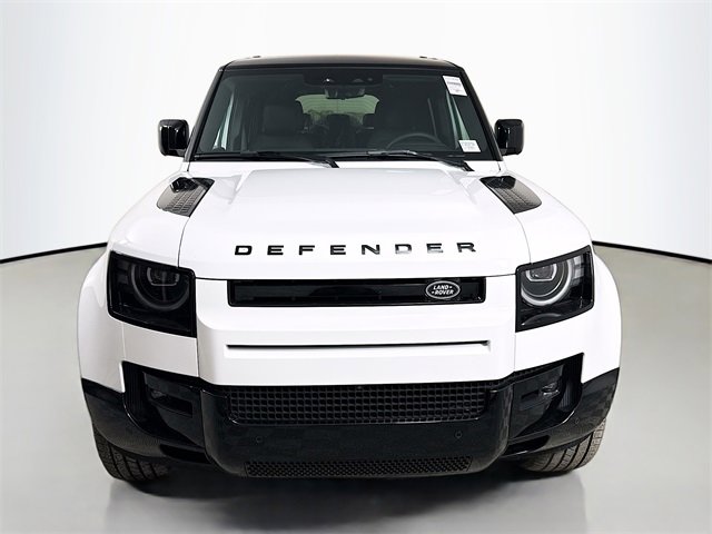 New 2026 Land Rover Defender 130 X-Dynamic SE image 2