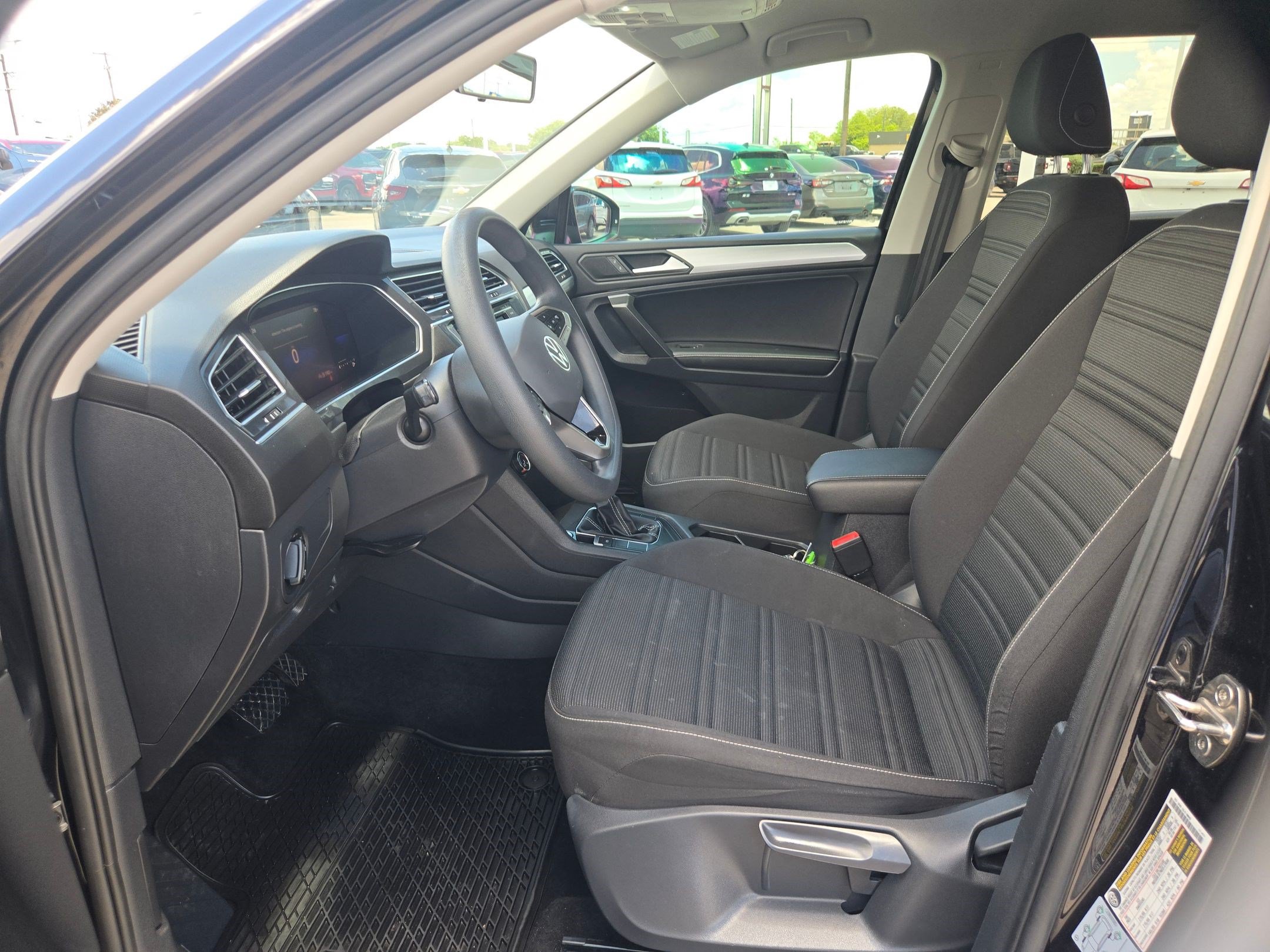 Used 2022 Volkswagen Tiguan S FWD image 8