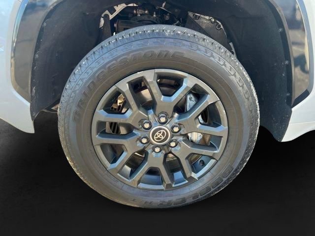 Used 2022 Toyota Tundra Platinum w/ Advanced Package image 11