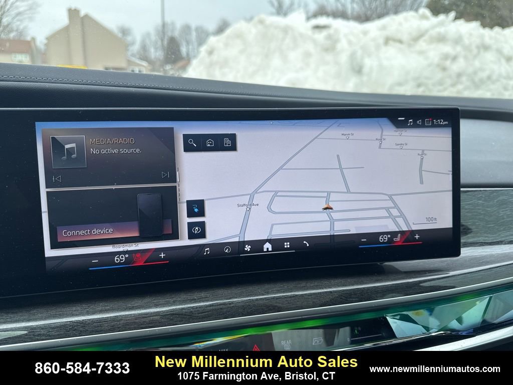 Used 2023 BMW i7 xDrive60 image 13