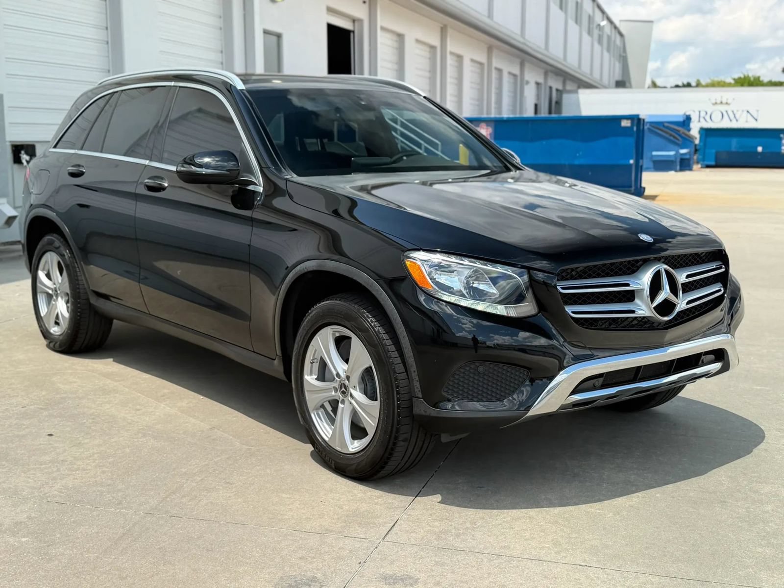 Used 2017 Mercedes-Benz GLC 300 w/ Premium 2 Package image 4