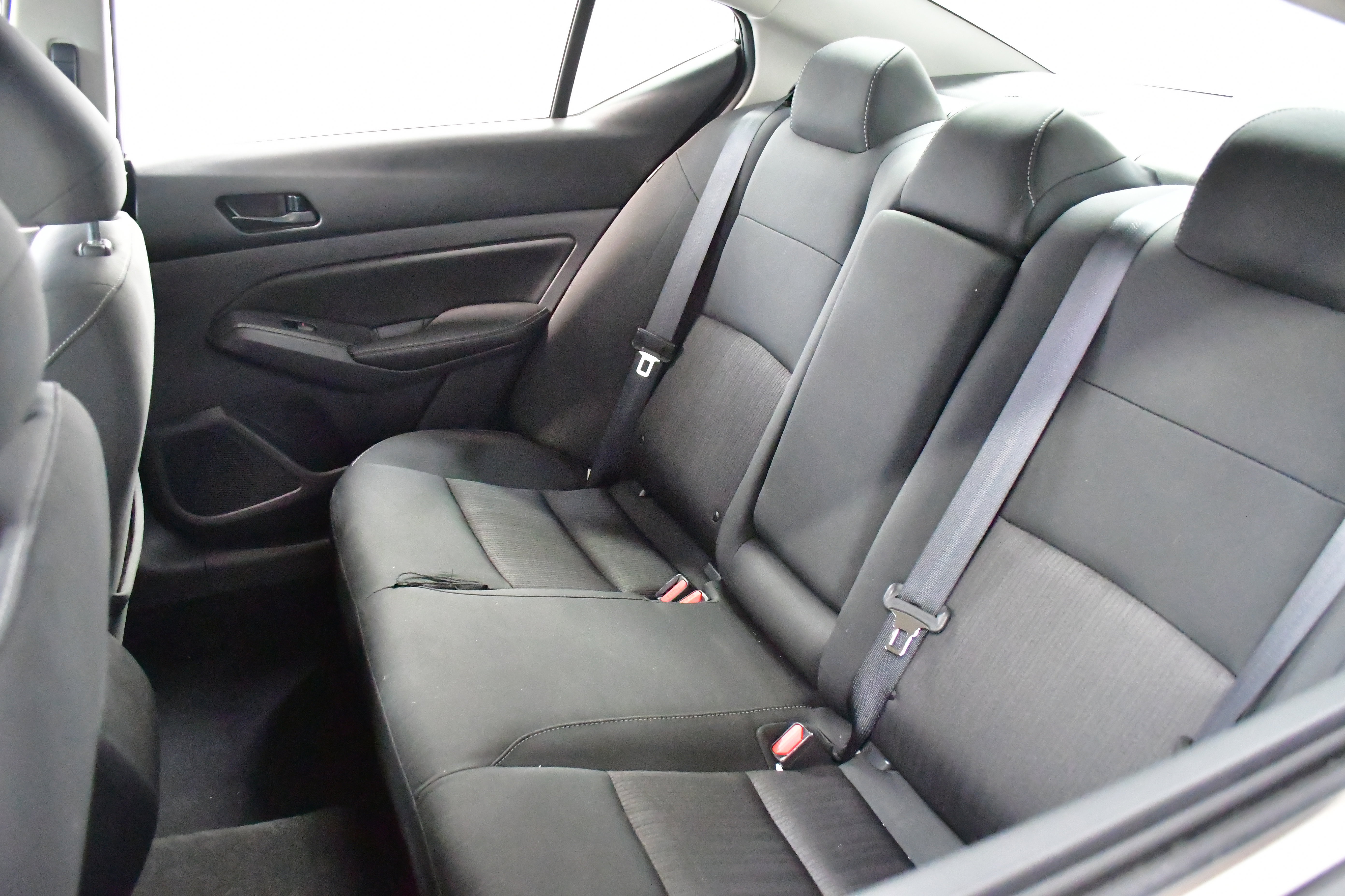 Used 2025 Nissan Altima 2.5 SV FWD image 10
