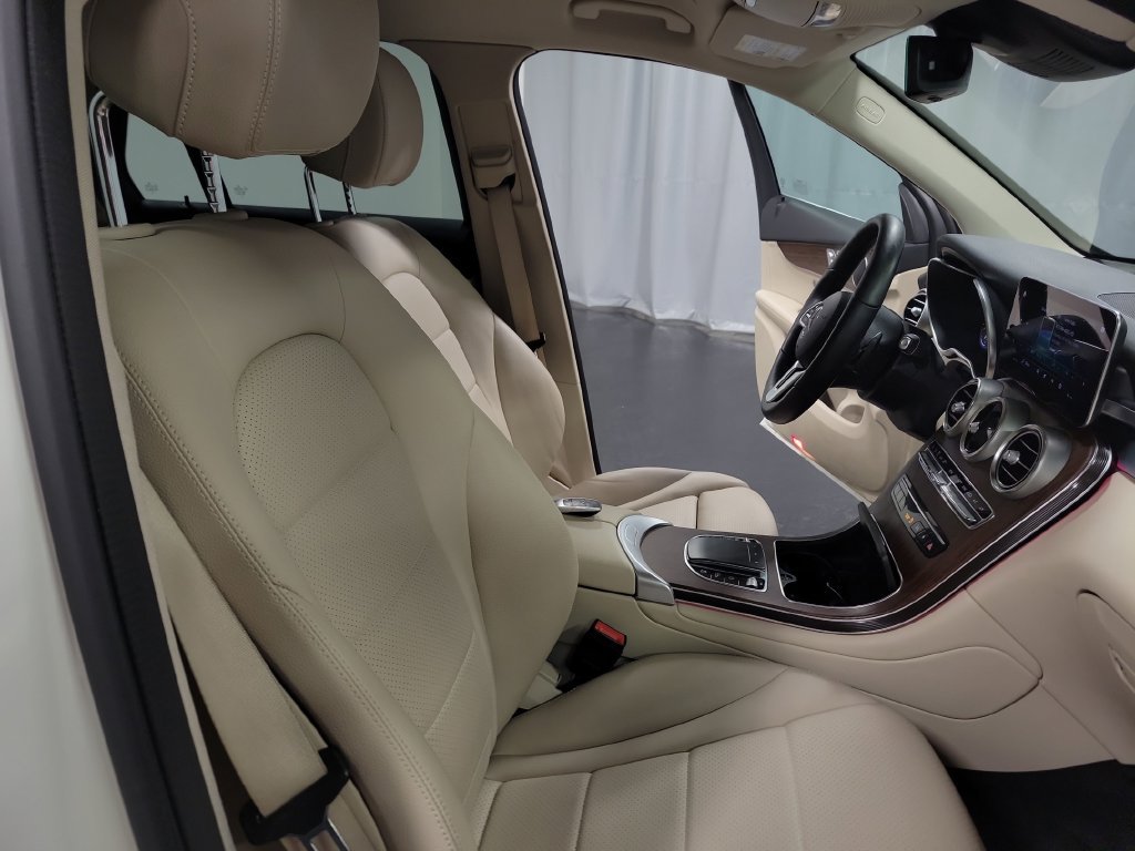 Used 2022 Mercedes-Benz GLC 300 4MATIC image 32