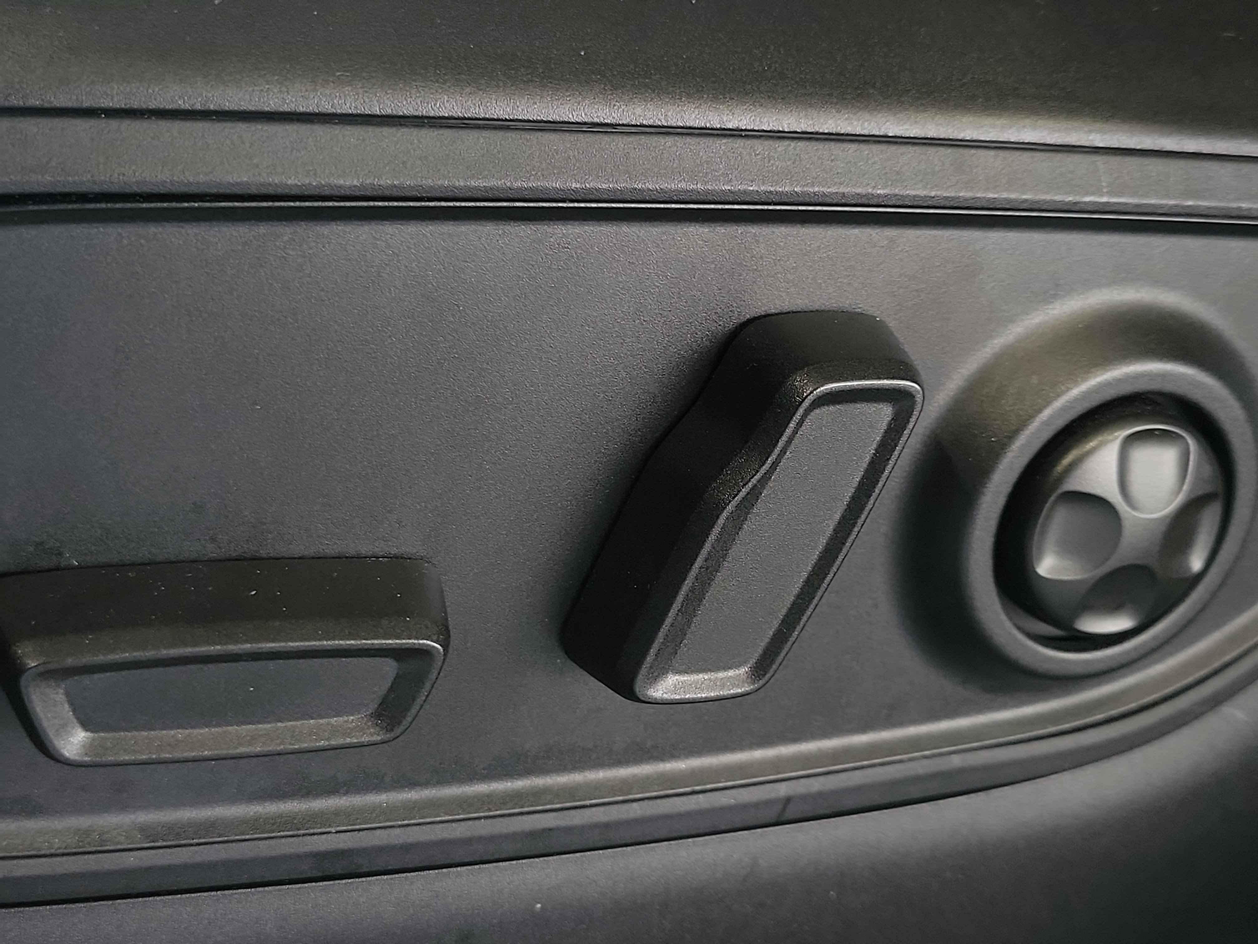 Certified 2025 Jeep Grand Cherokee Altitude RWD image 20