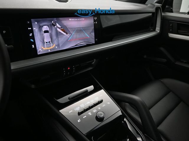 Used 2025 Porsche Cayenne image 12