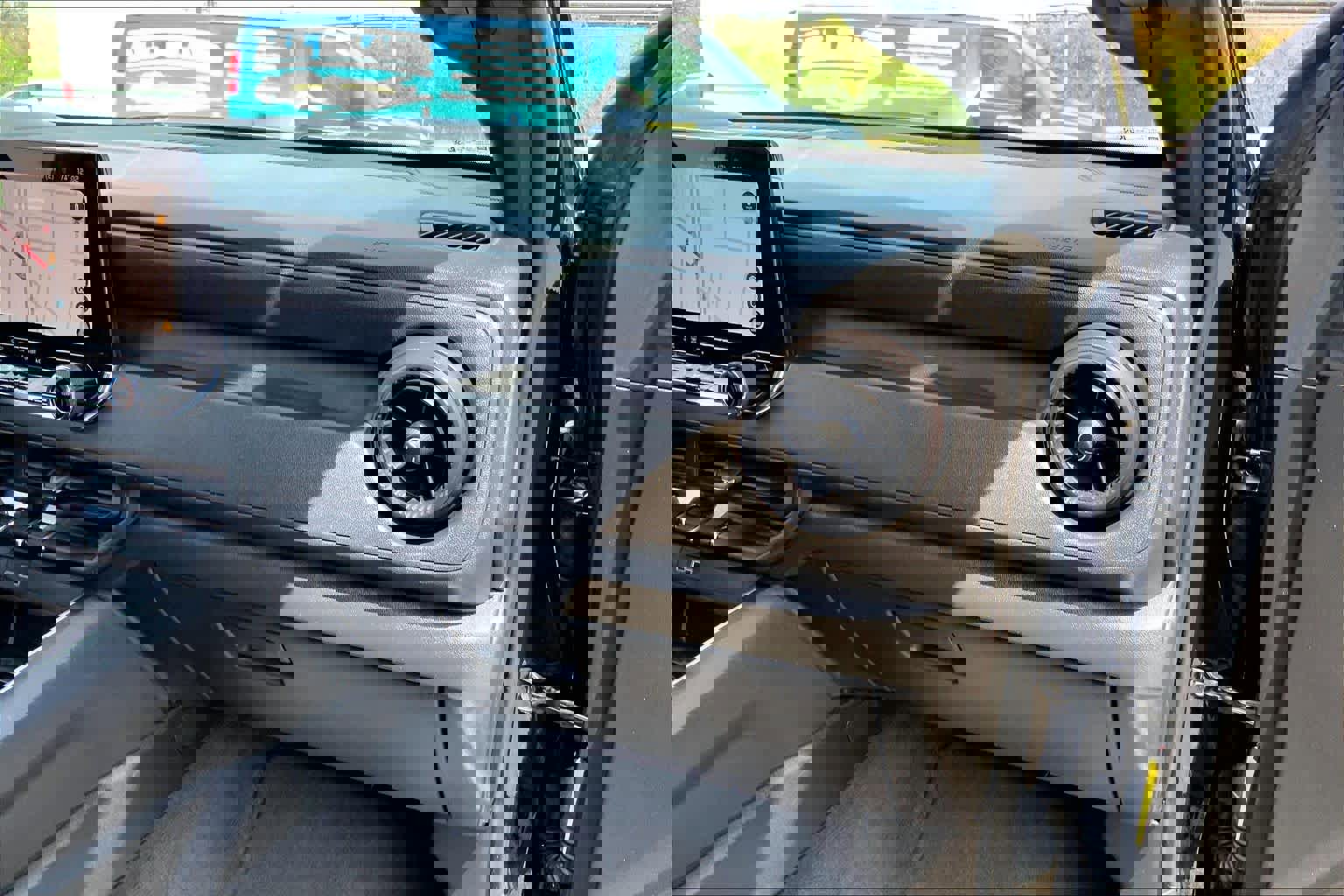 Used 2023 Chevrolet Colorado Trail Boss w/ Technology Package AWD/4WD image 17