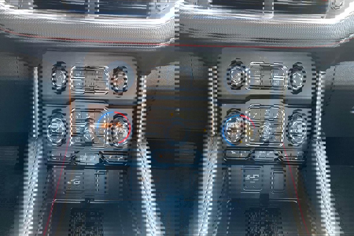 Used 2021 Chevrolet Tahoe RST image 30