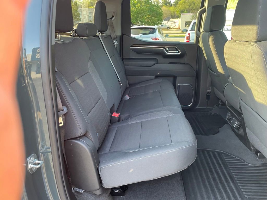 Used 2025 Chevrolet Silverado 1500 LT image 18