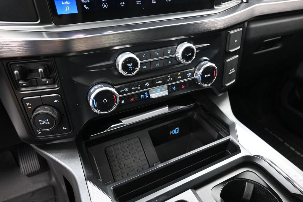 Used 2023 Ford F250 Lariat w/ Sport Appearance Package AWD/4WD image 29