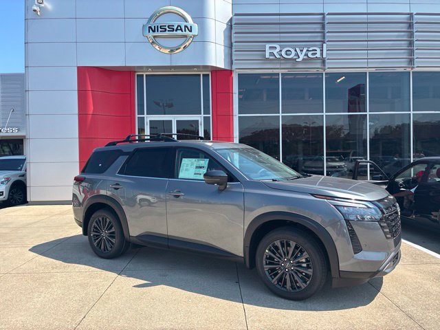 New 2026 Nissan Pathfinder SL w/ SL Premium Package
