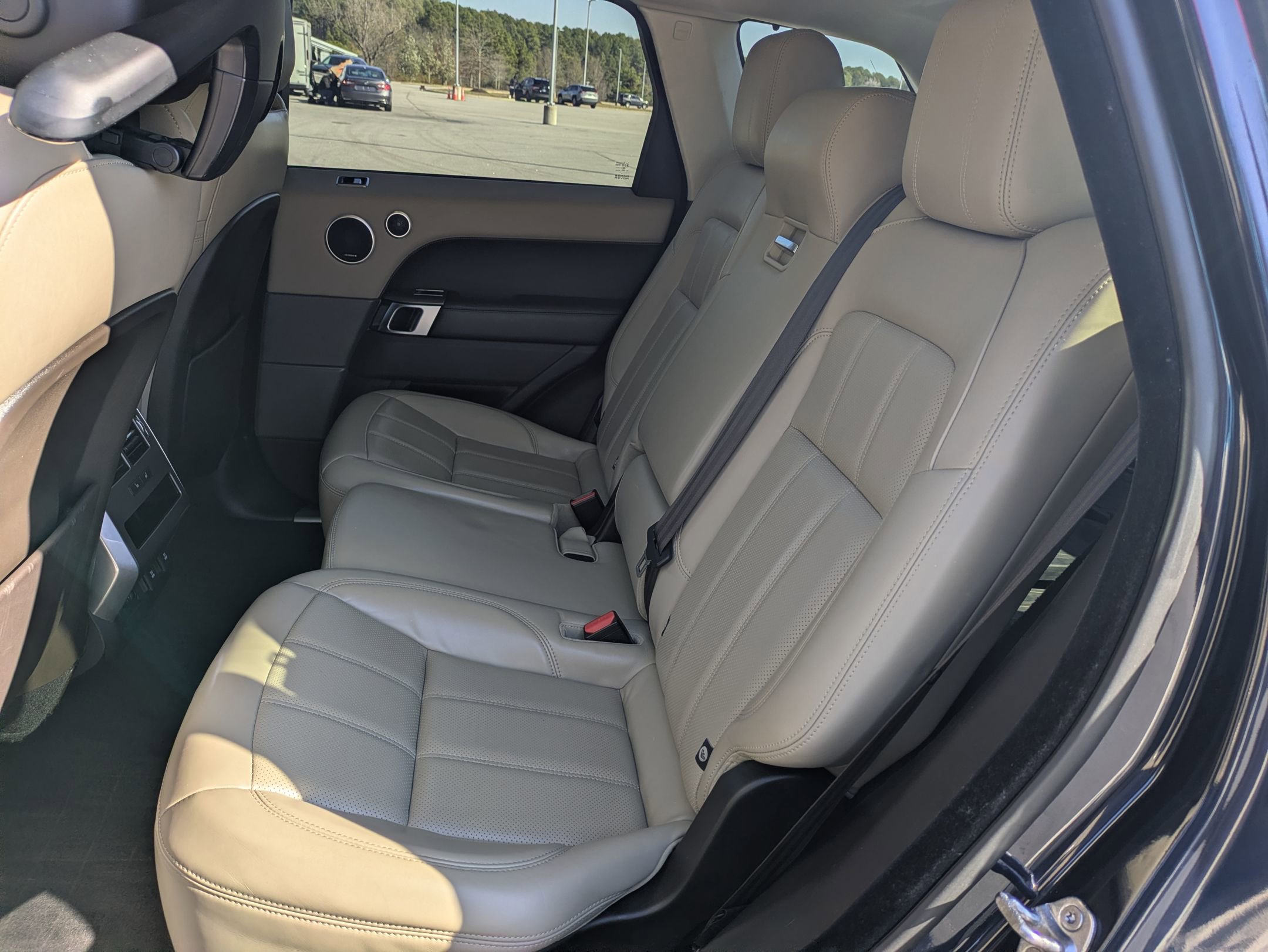 Used 2020 Land Rover Range Rover Sport HSE image 26