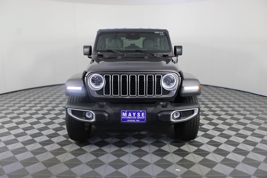 Used 2025 Jeep Wrangler Unlimited Sahara AWD/4WD image 25