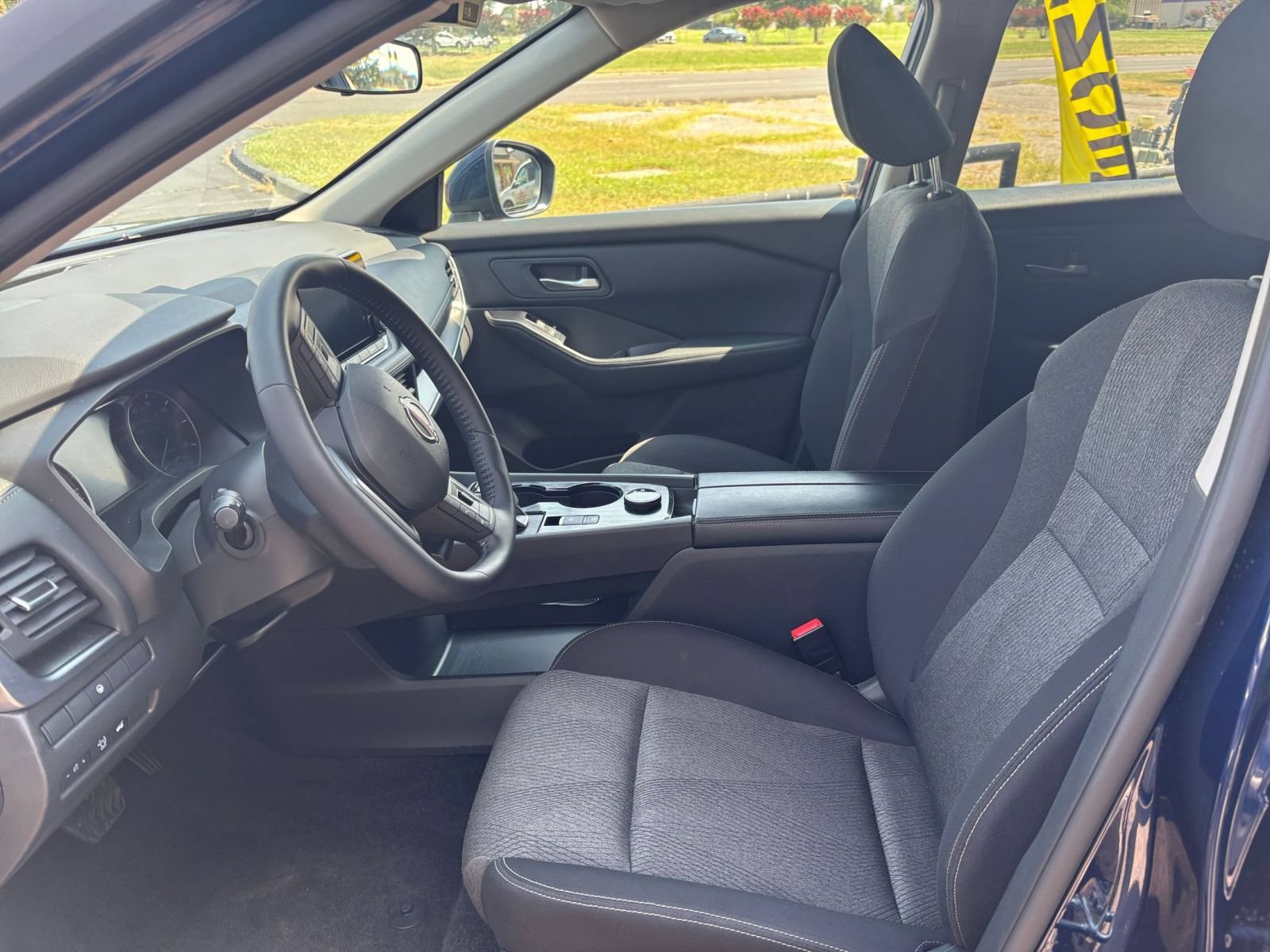 Used 2026 Nissan Rogue SV AWD/4WD image 29