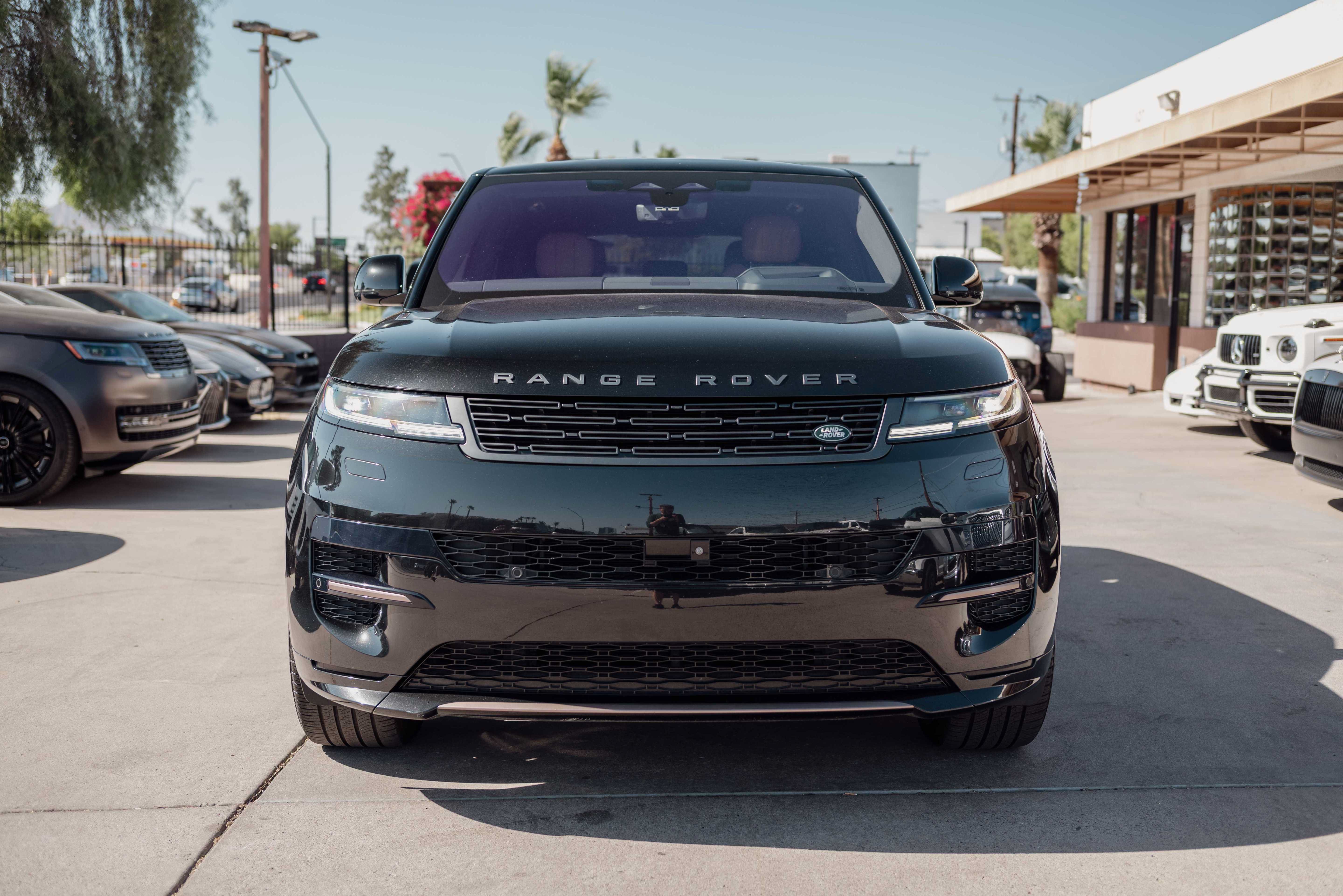 Used 2023 Land Rover Range Rover Sport SE Dynamic AWD/4WD image 2
