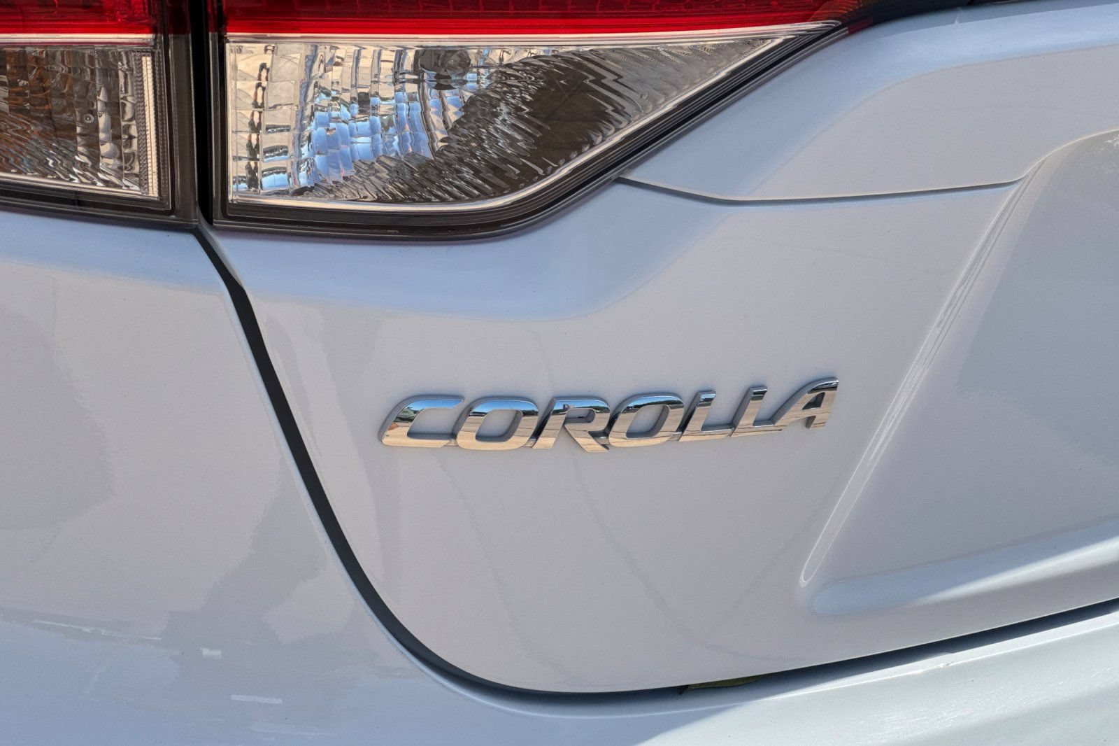 Certified 2025 Toyota Corolla LE FWD image 32