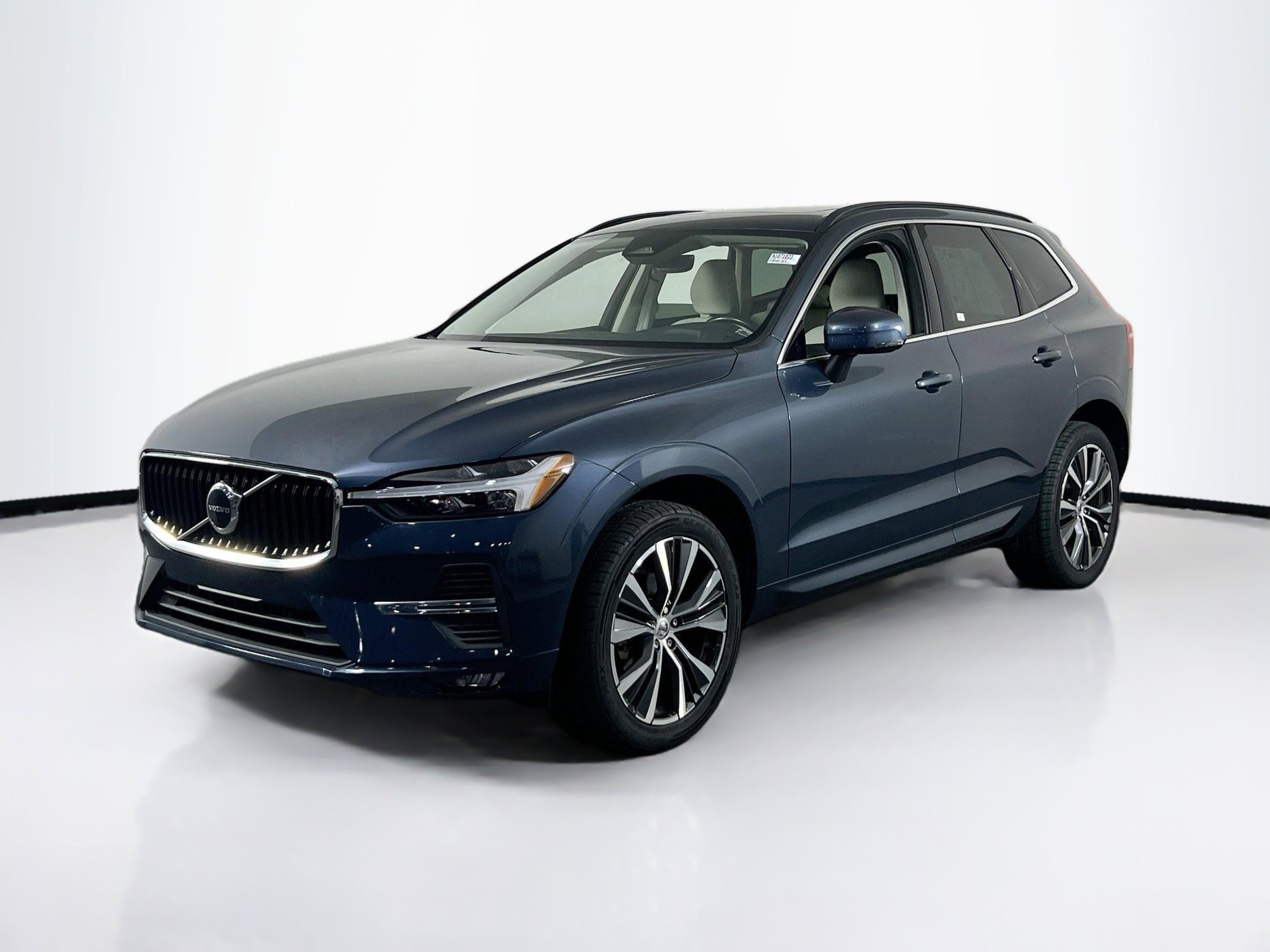 Used 2022 Volvo XC60 B5 Momentum w/ Protection Package Premier