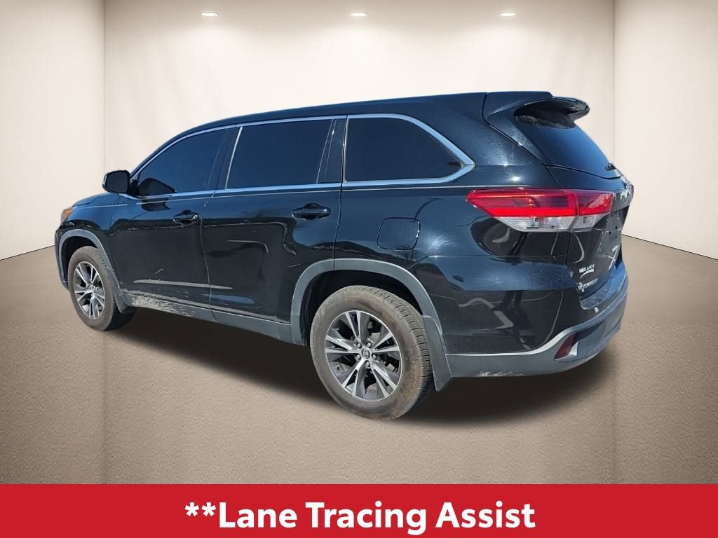 Used 2019 Toyota Highlander LE image 11