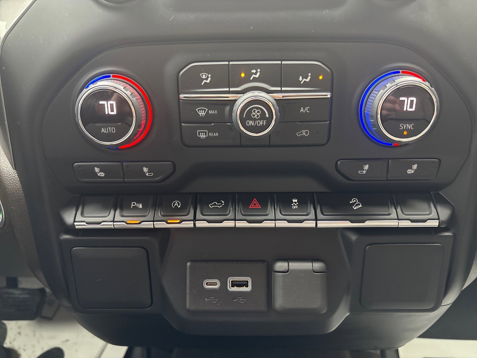 Used 2022 Chevrolet Silverado 1500 LT w/ Z71 Off-Road Package image 20