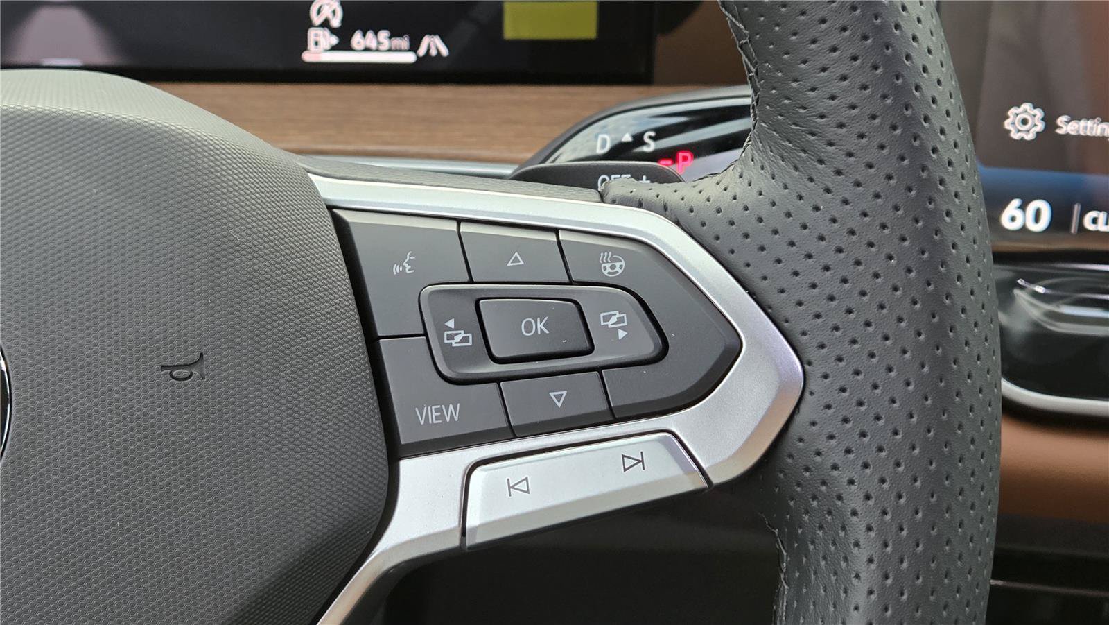 New 2026 Volkswagen Tiguan SEL R-Line AWD/4WD image 19