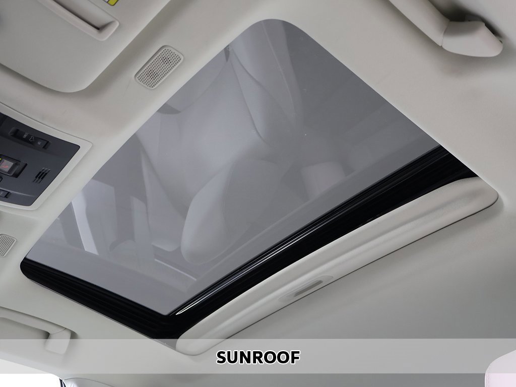 Used 2023 Lexus ES 250 w/ Premium Package image 3