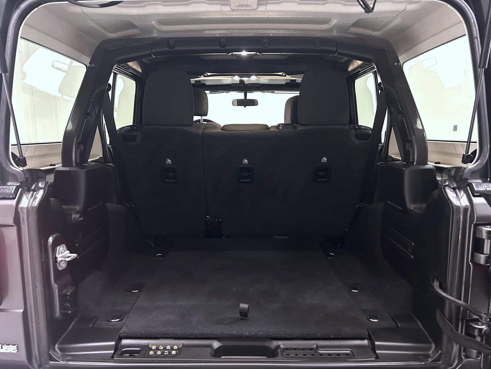 Used 2020 Jeep Wrangler Unlimited Sport S AWD/4WD image 21