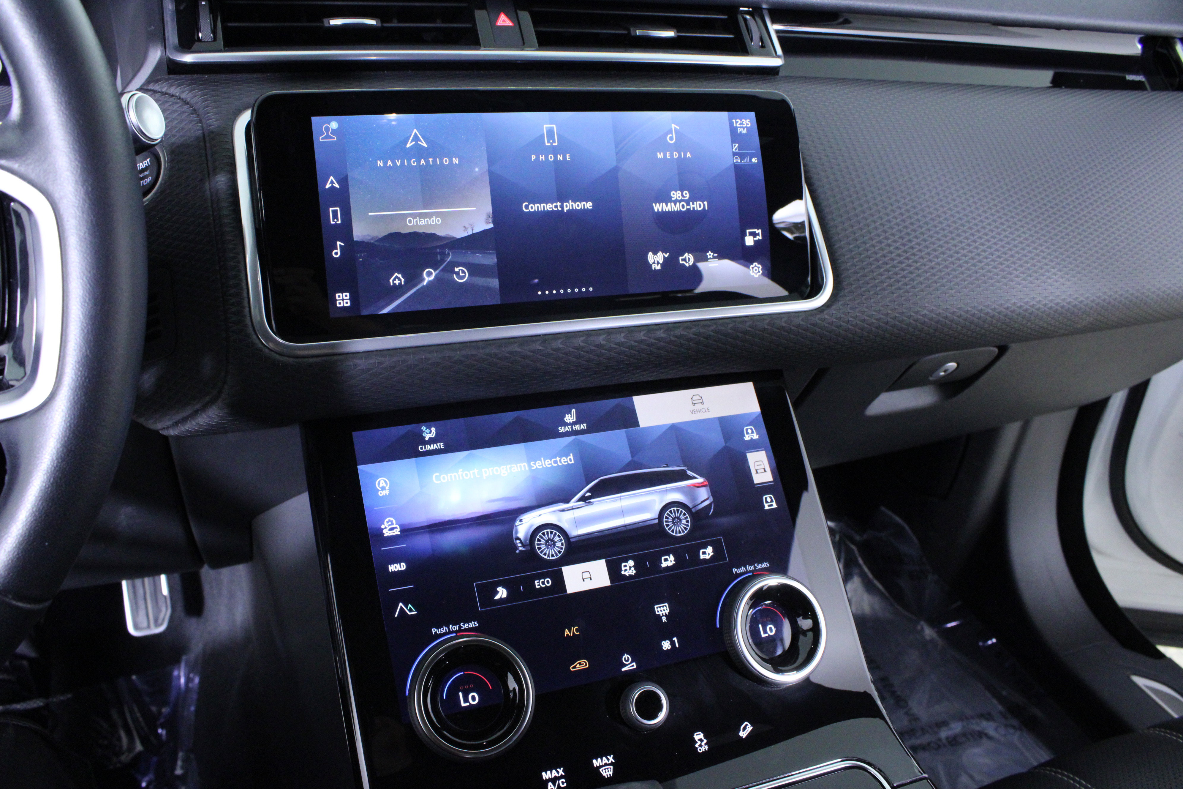 Used 2023 Land Rover Range Rover Velar R-Dynamic S image 25